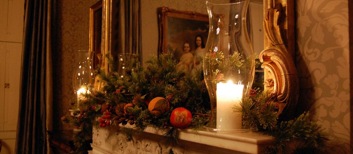 holidays-secrets-candle-fireplace